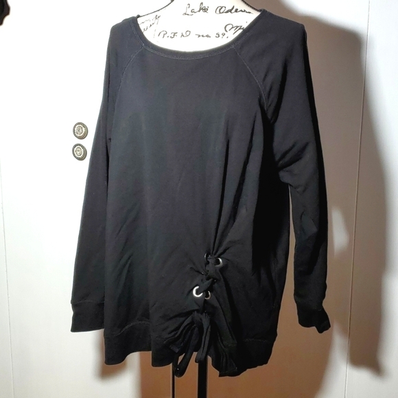 Women's Black Front Grommets / Laces Detail Sweatshirt Over-sized Leisure Sz.1X - Picture 1 of 4